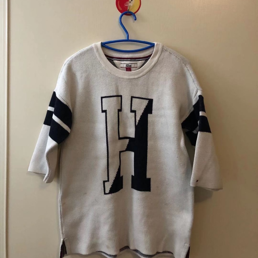 White Tommy Hilfiger sweater